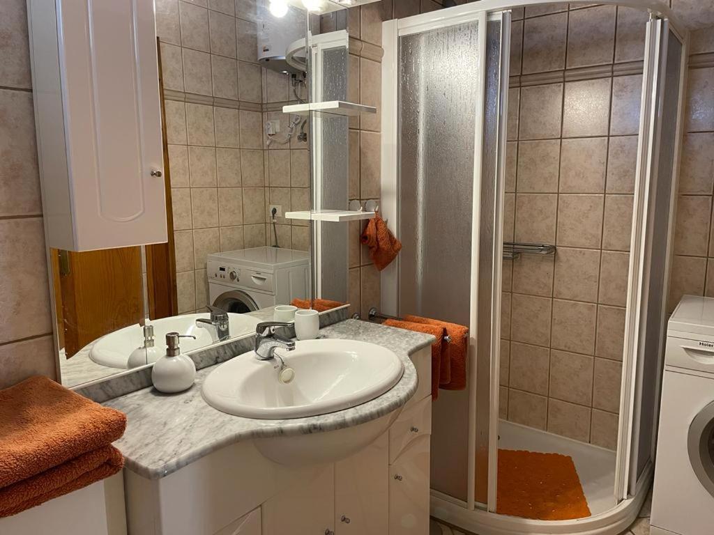 티아즈 The White Dragos With Ocean View - Ac - Private Pool 아파트 외부 사진