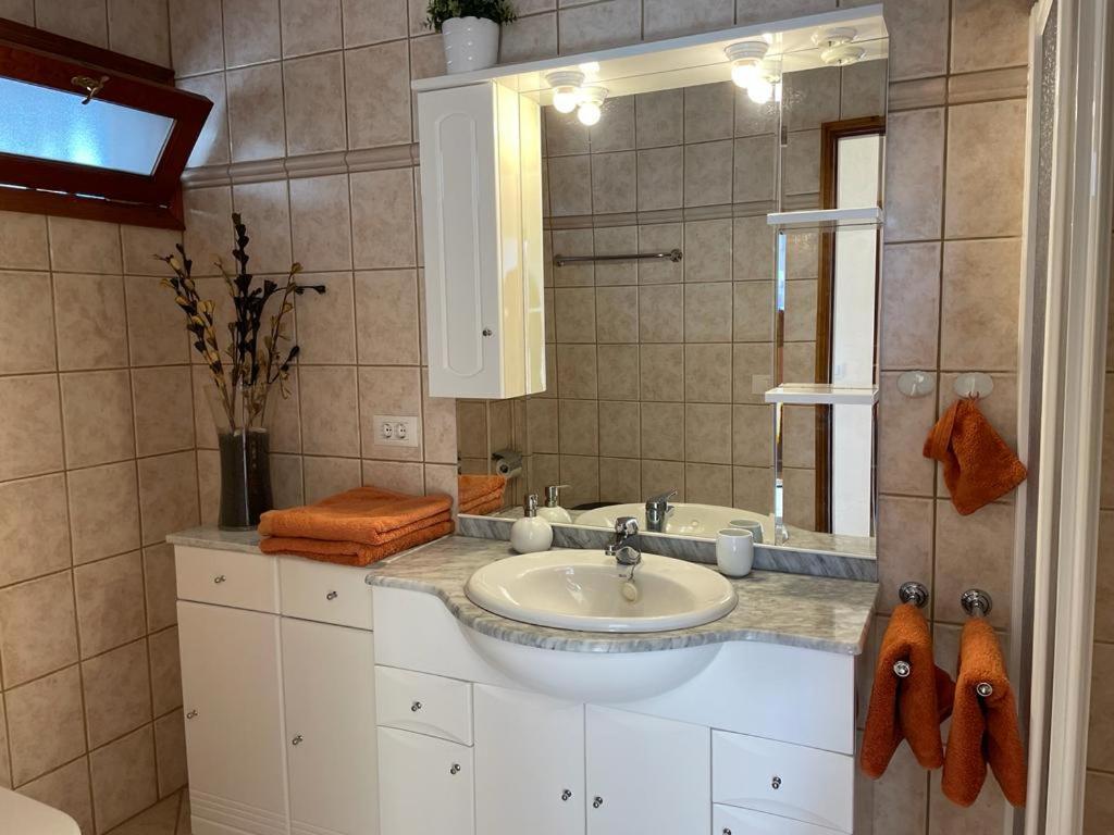 티아즈 The White Dragos With Ocean View - Ac - Private Pool 아파트 외부 사진
